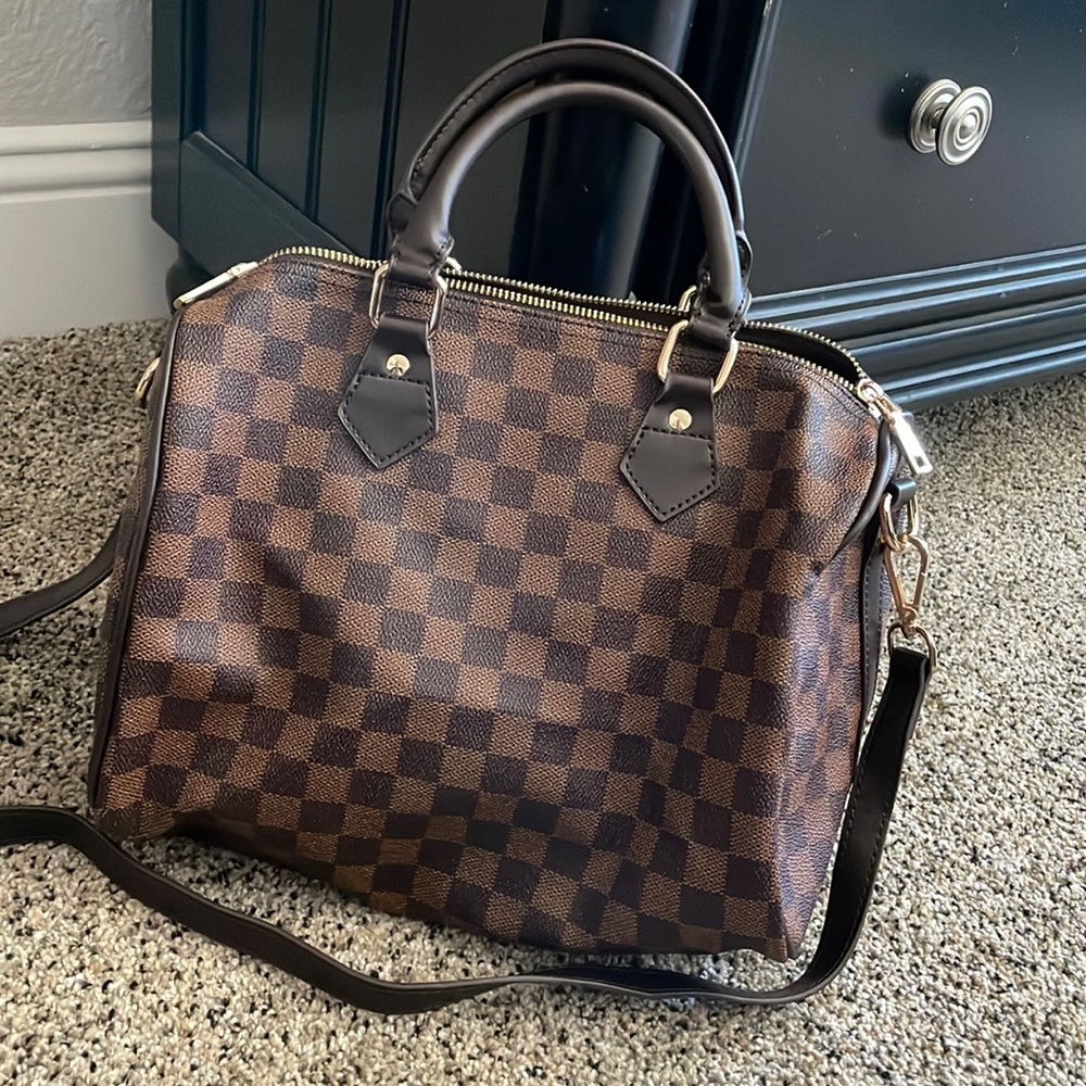 Look alike Louis Vuitton